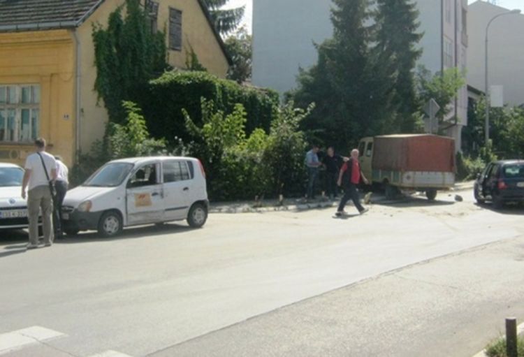 Žestok sudar tri automobila i kamiona u centru Banjaluke