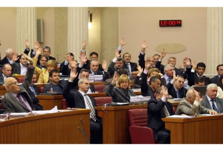 HDZ traži ostavku Milanovića