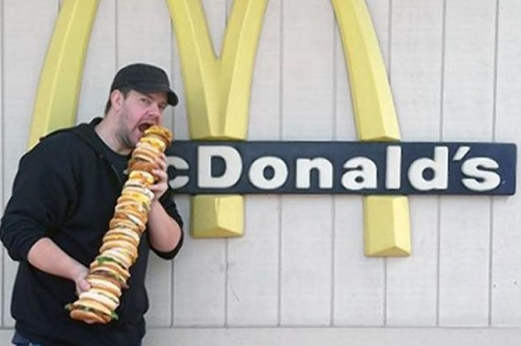 Napravio najveći mekdonalds sendvič na svijetu