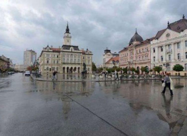 Novosađanin sa 12 djece protestuje ispred bivše firme
