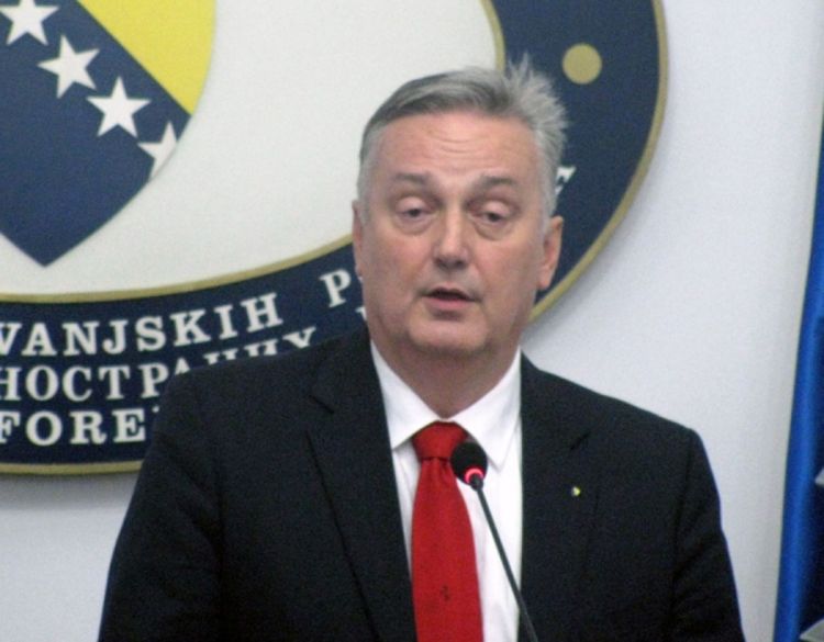 Lagumdžija: Nema kompromisa o pravljenju tri entiteta