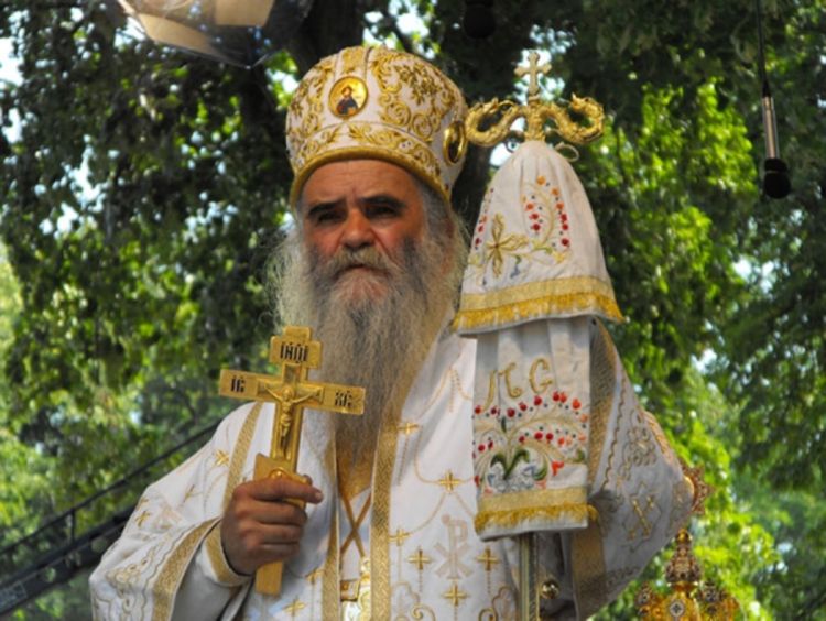 Amfilohilije: Crna Gora se treba ugledati na Srbiju i zabraniti gej paradu