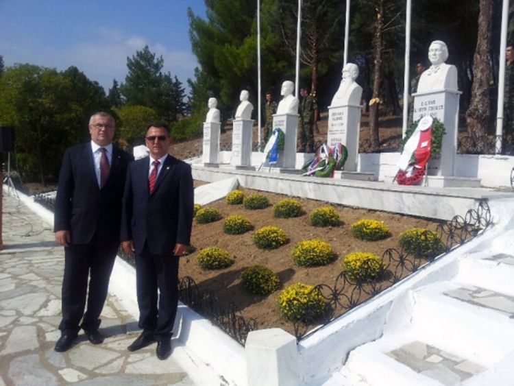 Delegacija Srpske položila vijence u Polikastru