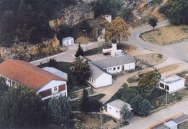 U Dretelju sa prozora hangara pucano u tri zatvorenika
