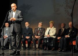 Stihovi apostola u čast vladike