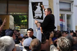 Milanović izigran: Ponovo skinute dvojezične table u Vukovaru