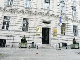 Radnici Unis-Pretisa ispred zgrade Kantona Sarajevo traže svoja prava