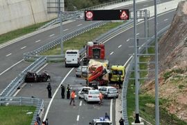 Lančani sudar deset vozila na autoputu, više osoba povrijeđeno
