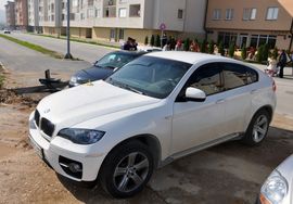 Vujičiću zaplijenili mercedes i BMW