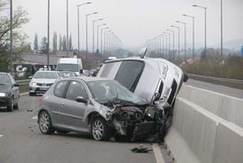 Dva lica lakše povrijeđena u Trnu