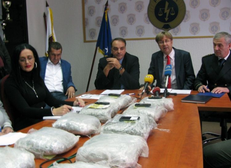 U autobusu  pronađeno 10 kilograma marihuane