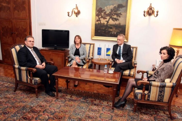 Rasvijetliti ubistva Leutara i Ugljena