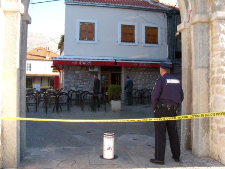 Oštećen kafe-bar u starom dijelu Trebinja: Bombom na "Amor"