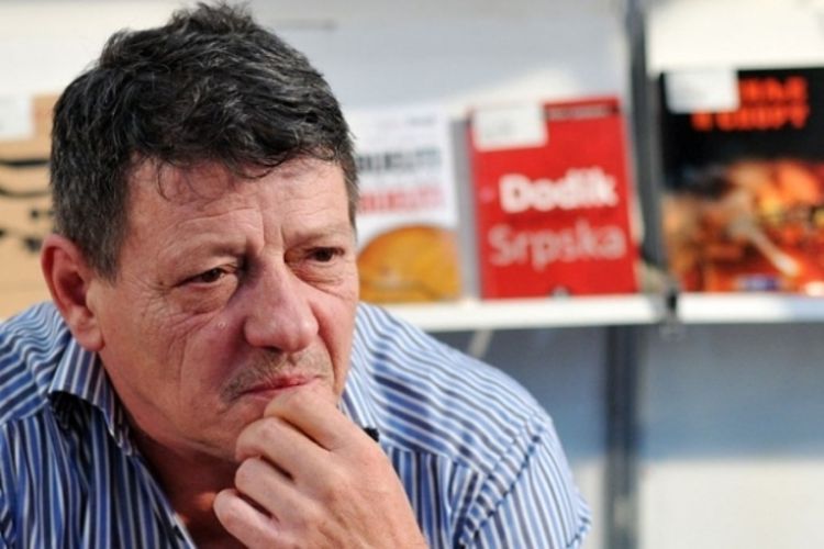 Svetislav Basara - Pisci i političari na meti kritike