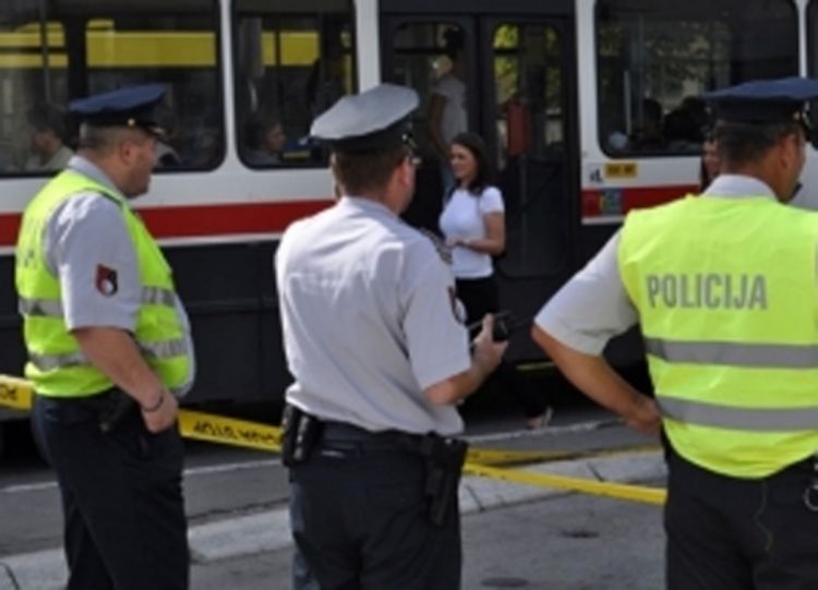 Napadnut maloljetnik u trolejbusu u Sarajevu