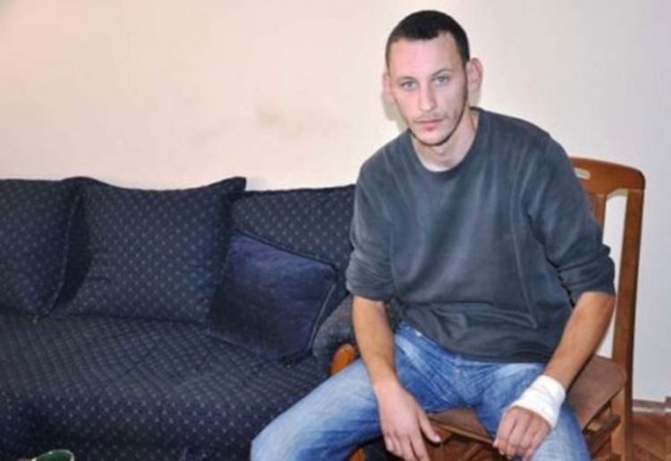 Policajac dobio sina, pa tukao gazdu kafića