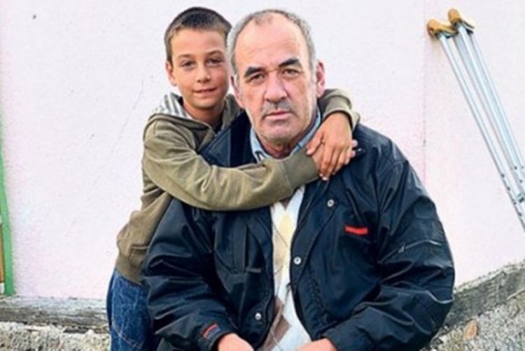 Iz cijelog svijeta stiže pomoć za osmogodišnjeg dječaka i njegovog bolesnog oca