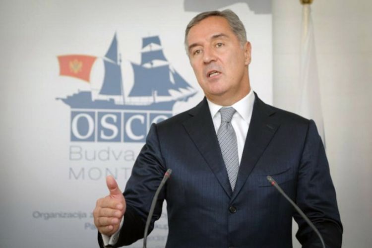 Đukanović: Neko mora u zatvor zbog "crnih trojki"