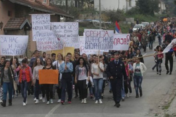 Cijeli Ljig na nogama zbog odluke suda da djevojčicu vrati u Hrvatsku
