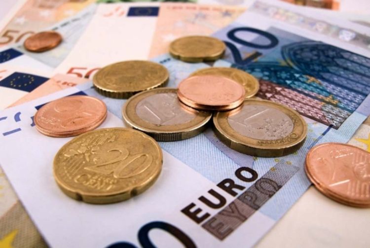 Da dokaže da je siromašan mora dati 27 evra