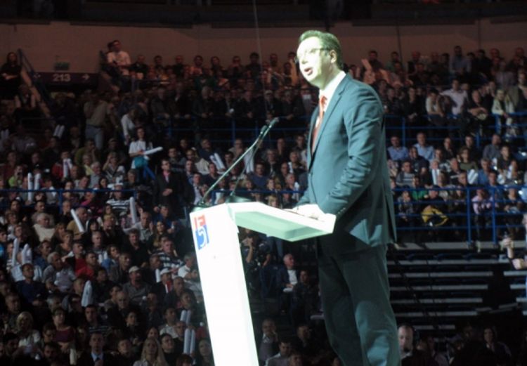 Vučić: Ponosimo se radom, a ne neradom