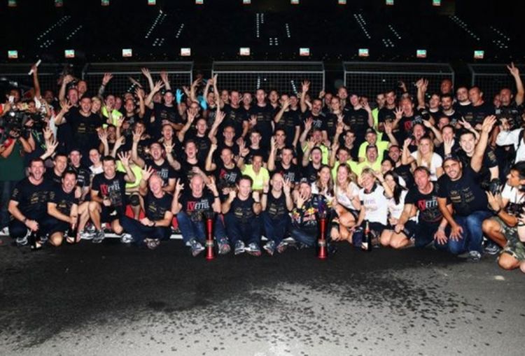 Bogate premije Red Bulla: Vettelu za naslov 5 miliona, čistačicama 12 hiljada evra