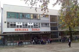 Učenice rezale vršnjakinji kosu i mučki je pretukle