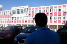Strah u Lazarevcu: Narko-dileri prijete, prolaznici spuštaju glavu, u ...