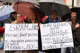 Protest radnika Hidrogradnje ispred zgrade Predsjedništva BiH