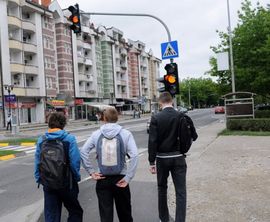Autobusko stajalište na novom a nadstrešnica na starom mjestu