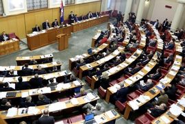 Prijeteće pismo zbog govora o ćirilici: Gubi se u svoju zaglupljenu ...