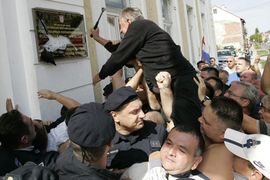Brutalni prijedlog: Kazne za one koji sve ne prevedu na hrvatski jezik