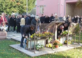 Pomen za stradale u požaru u domu kulture u Gradišci