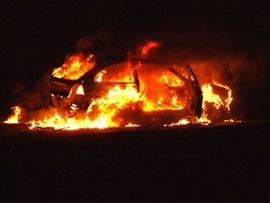 Zapaljena dva automobila kod Zvečana