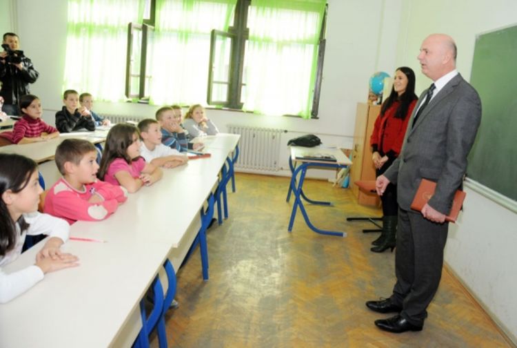 Učiteljica i đaci ponovo u učionici