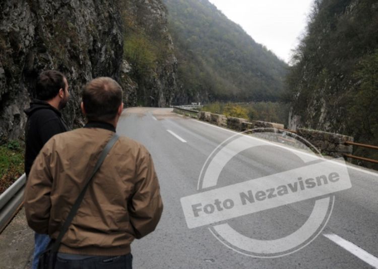 Banjaluka: U stravičnoj saobraćajnoj nesreći poginuli djevojka (18) i dječak (14)