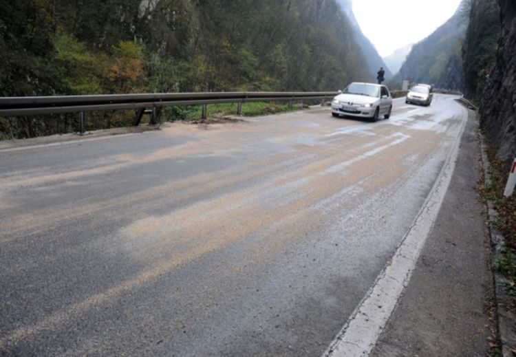 Crni vikend na putevima u RS: Život izgubilo četvoro mladih