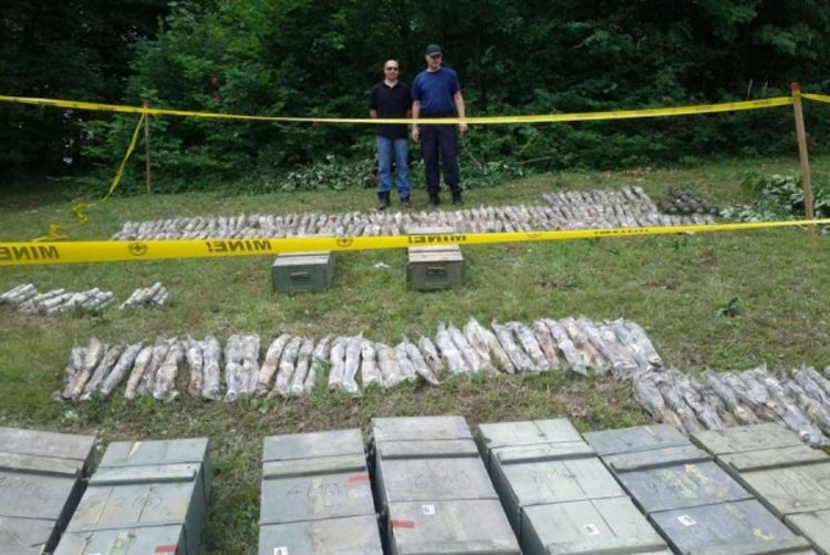 Granate prebačene u Glamoč