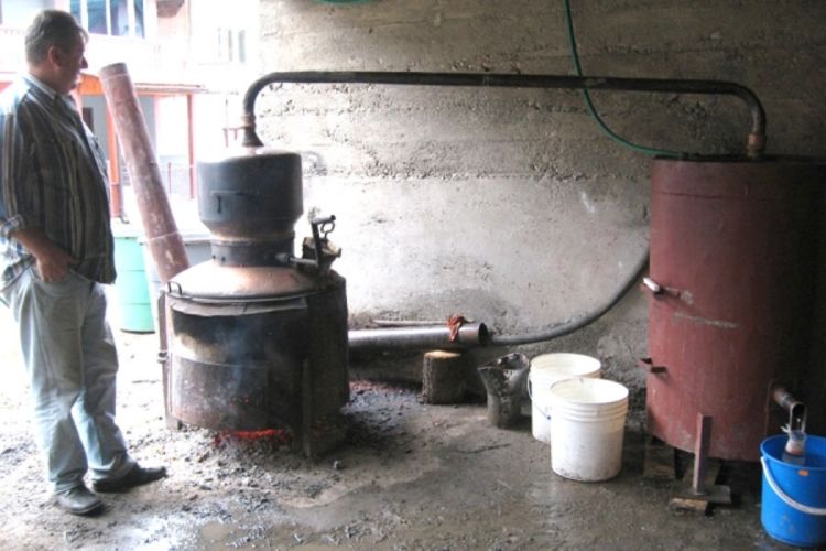 Rakija teče, a pjesme nema