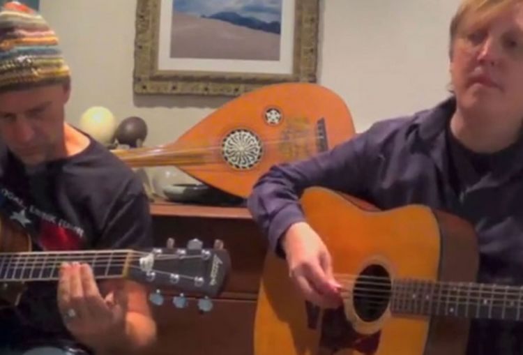 Poslušajte pjesmu Zenica Blues u izvođenju američkih muzičara