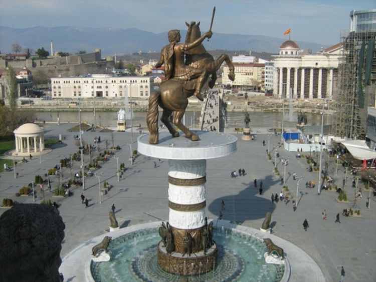 U Makedoniji novca ima samo za monumentalne spomenike