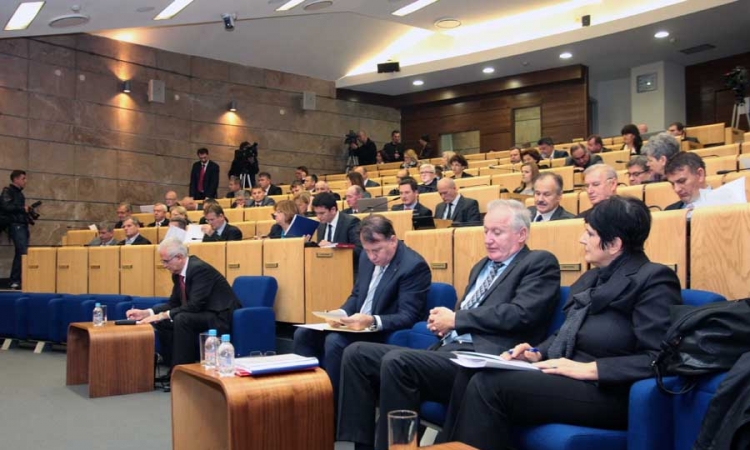 Nema nabavke automobila i namještaja