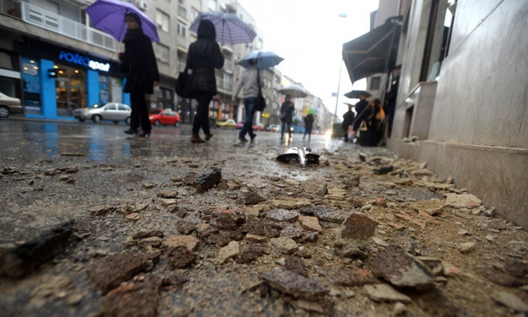 U Zagrebu povrijeđene dvije žene, pala fasada na njih