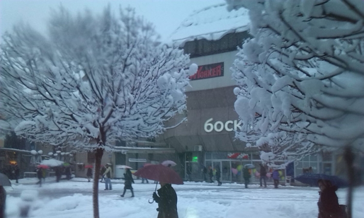 Snijeg napravio pometnju u Banjaluci