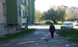 Mještani uporno traže gradnju trotoara