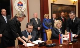 Ekonomija prioritet dvije vlade
