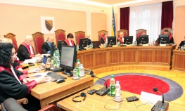 Strane sudije odlaze kući?