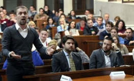 Pogledajte kako su ministra Radulovića sa Pravnog fakulteta otjerali ...