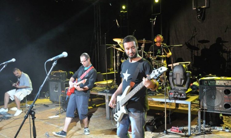 Mrkalj: Scena uništena tezgaroškim bendovima