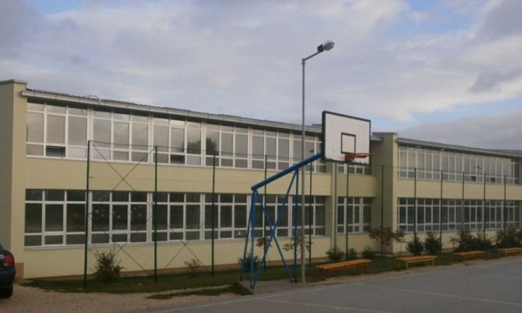 U Osnovnoj školi "Glamoč" nema nacionalne grupe predmeta